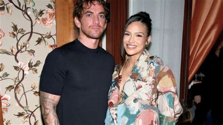 Alex Fine 2022 Fianc&eacute;e, net worth, tattoos, smoking & body facts Taddlr