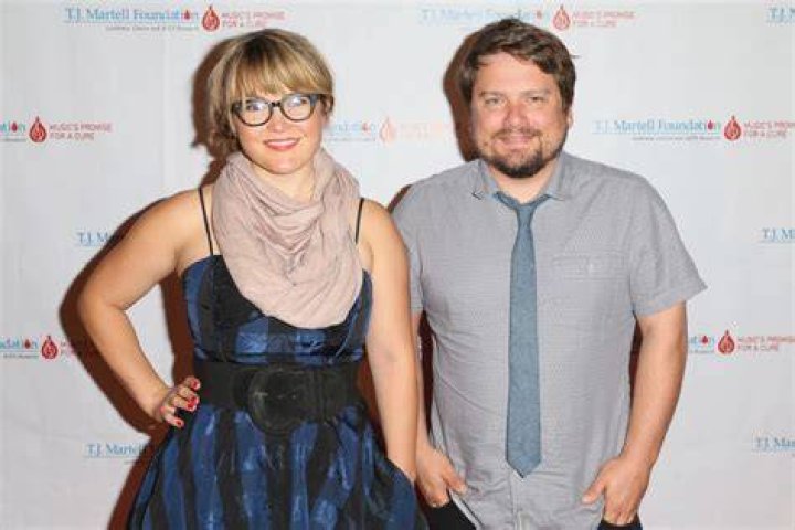 Are Sara and Sean Watkins twins?