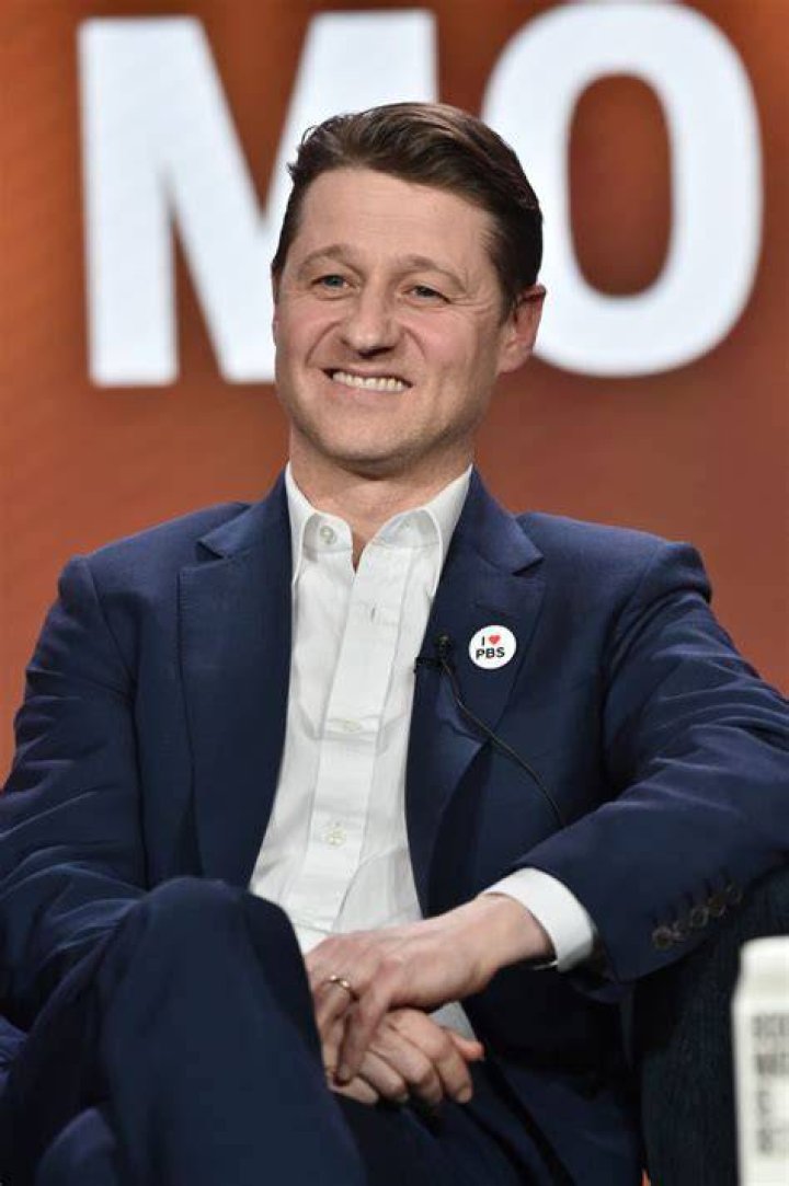 Ben McKenzie Age, Net Worth, Height, Affair, Career, and More