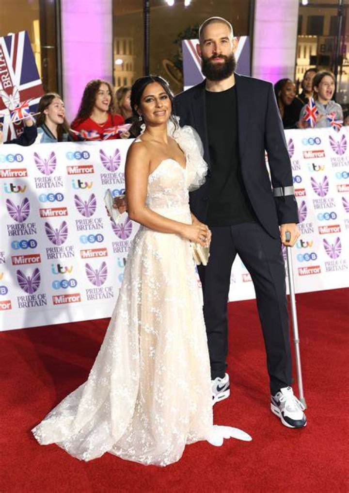 Coronation Street star Sair Khan announces pregnancy