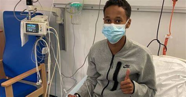 Critically ill teenager, 17, with Covid first to receive life