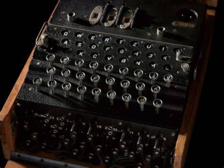 Enigma na nowej wystawie o kryptografii i wywiadzie dzieje.pl