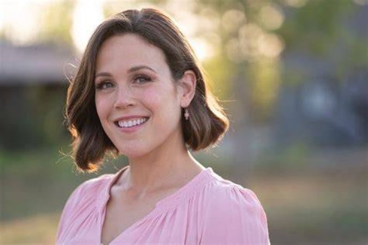 Erin Krakow's pregnancy in When Calls the Heart