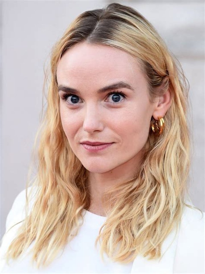 Joanna Vanderham Gallery Super Stars Bio