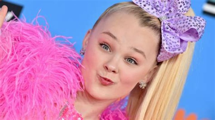 JoJo Siwa Eats Homophobes for Breakfast Them