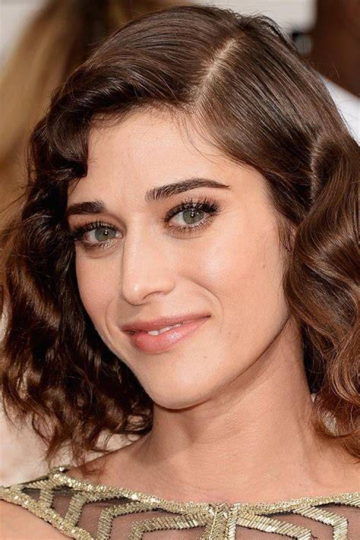 Lizzy Caplan considers the naked vulnerability of 'Masters of Sex