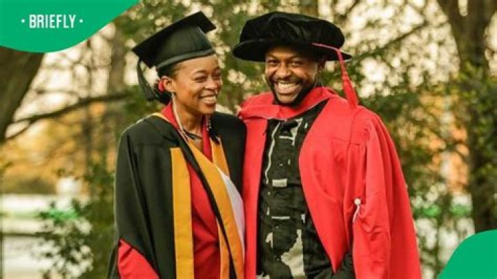 Mbuyiseni Ndlozi Praises Mmabatho Montsho for Winning an Award for the