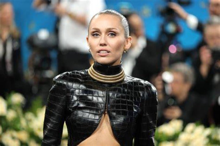 Miley Cyrus Celebrity photos, Miley cyrus, Miley