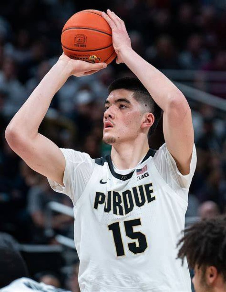 Purdue&rsquo;s Zach Edey feasts in 2nd half as No. 24 Boilermakers knock off