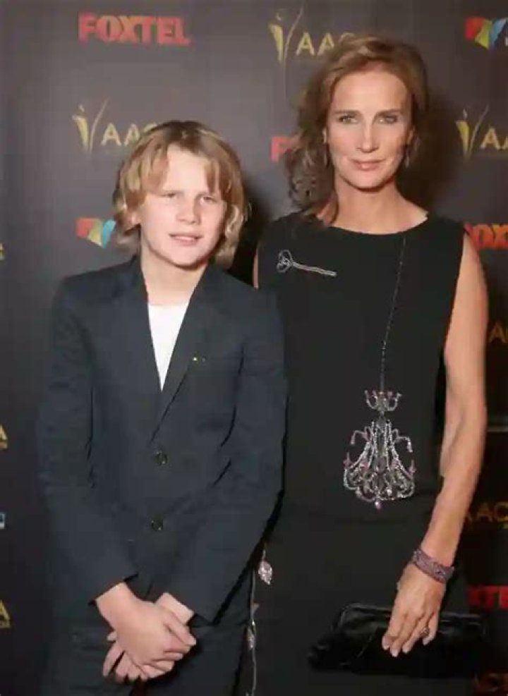 Rachel Griffiths y su hija Adelaide Rose Taylor 18 Campamento Anual