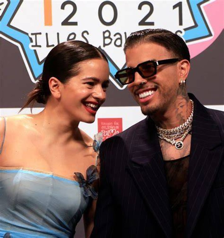 Rosalía y Rauw Alejandro juntos en el 28 cumpleaños de la cantante La