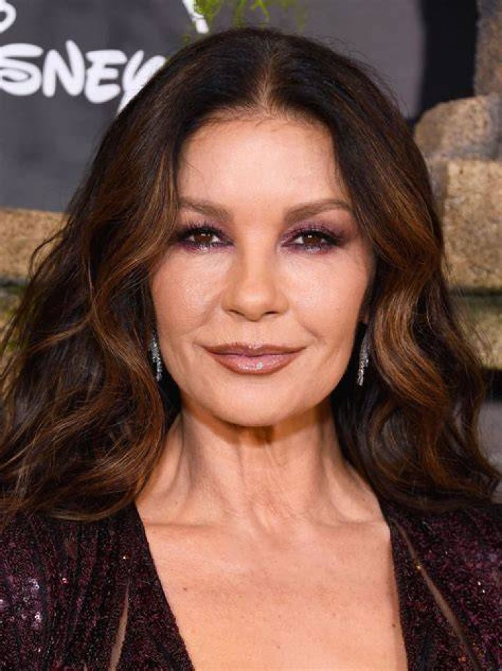 Unveiling Catherine Zeta-Jones's Net Worth, Wiki, Age, And Weight: Exclusive Insights!