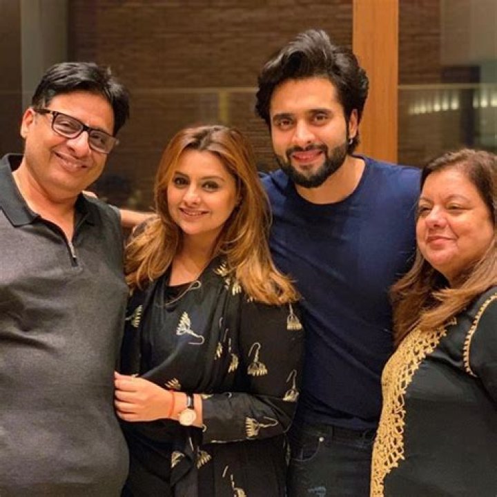 Vashu Bhagnani Wiki, Age, Wife, Children, Family, Biography & More