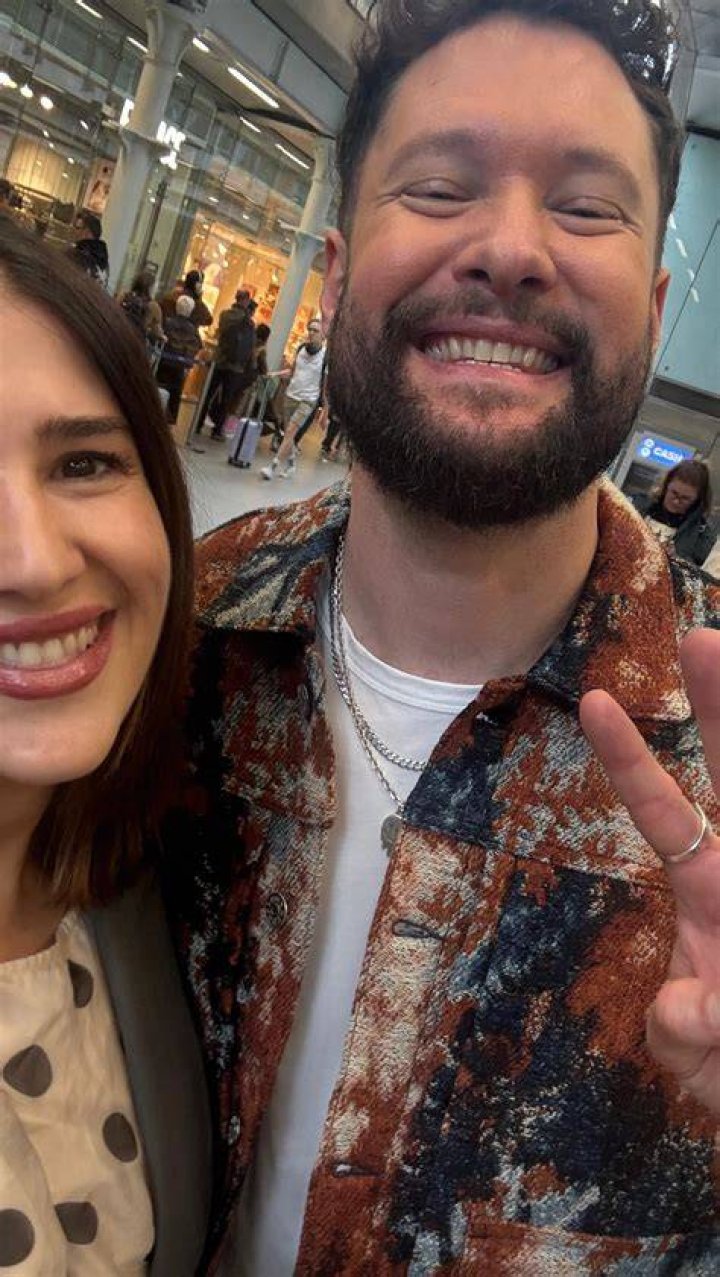 Who is Calum Hood’s Girlfriend? Is He Dating Anyone in 2023? The